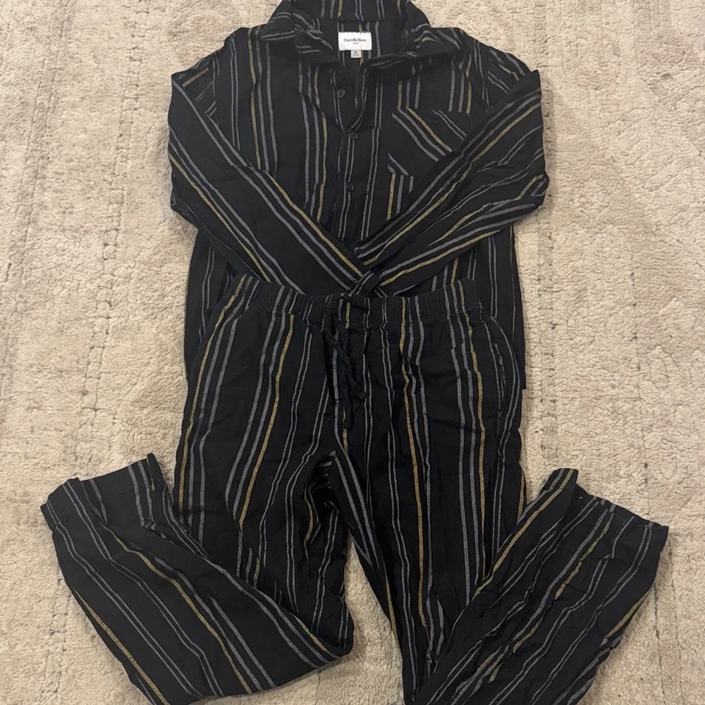 Goodfellow & Co Black Pajamas with Blue/Gray and Gold Stripes. Men Size Medium